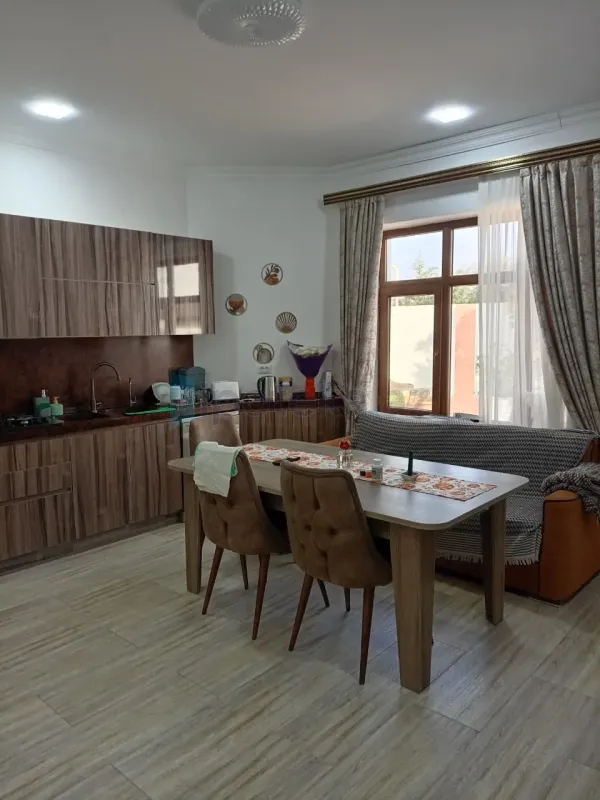 Satılır 5 otaqlı obyekt 350 m²