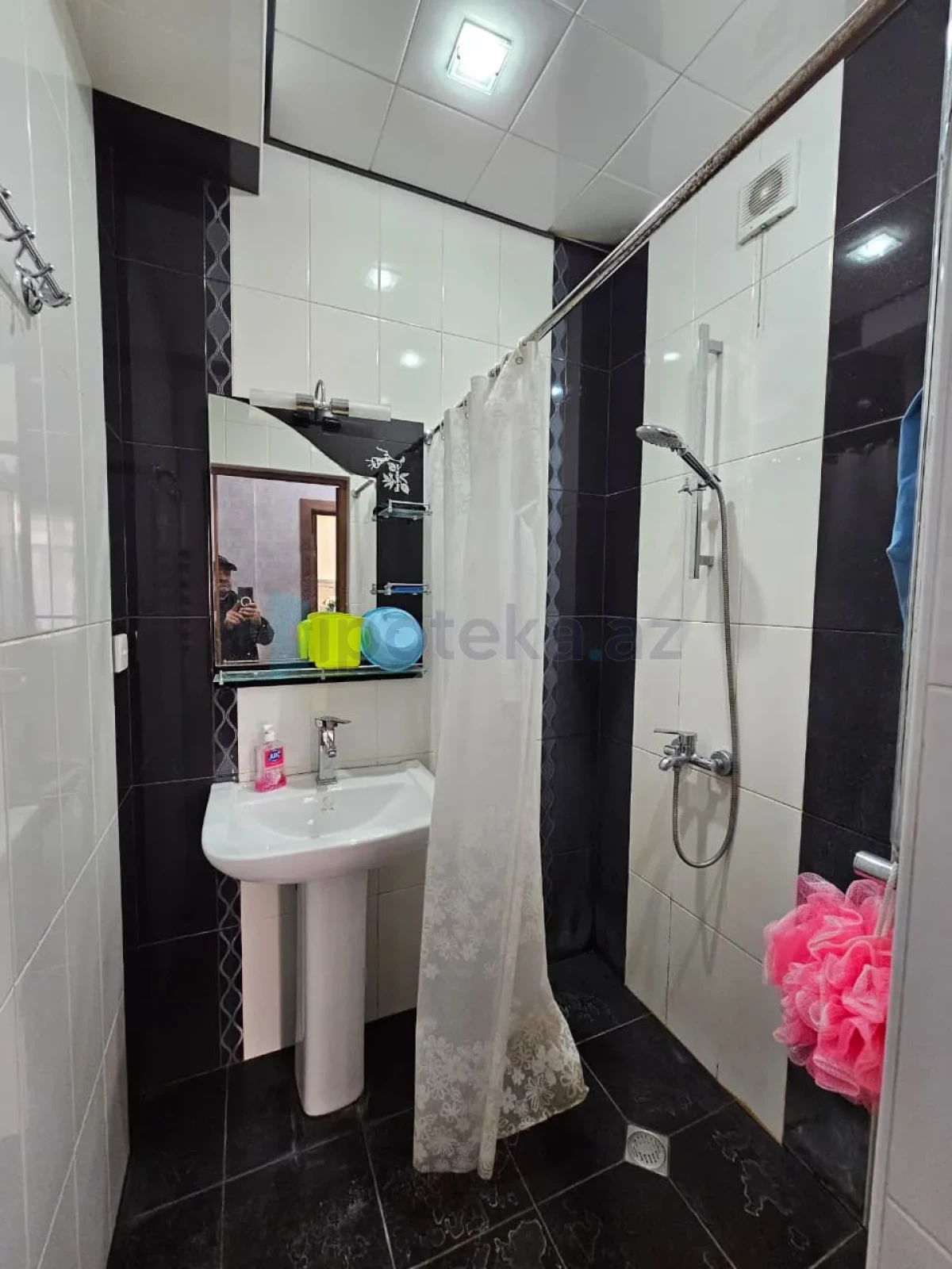 Satılır 2 otaqlı yeni tikili 688 m²