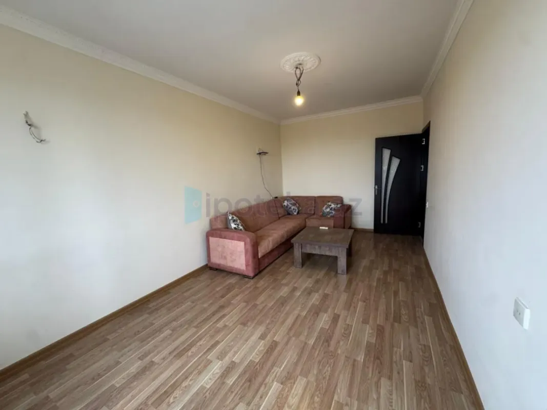 Satılır 3 otaqlı köhnə tikili 55 m²