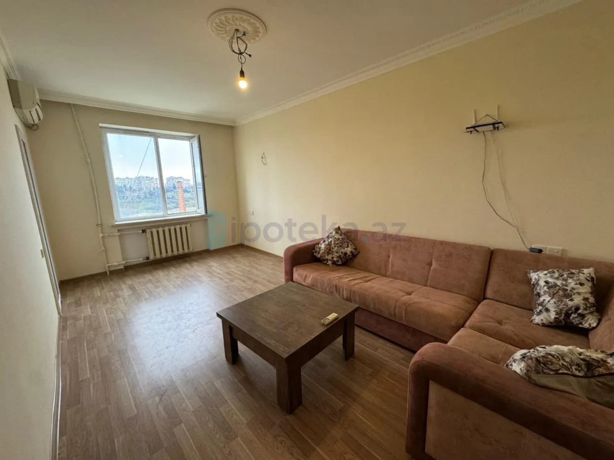 Satılır 3 otaqlı köhnə tikili 55 m²