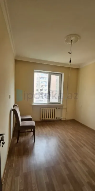Satılır 2 otaqlı köhnə tikili 55 m²
