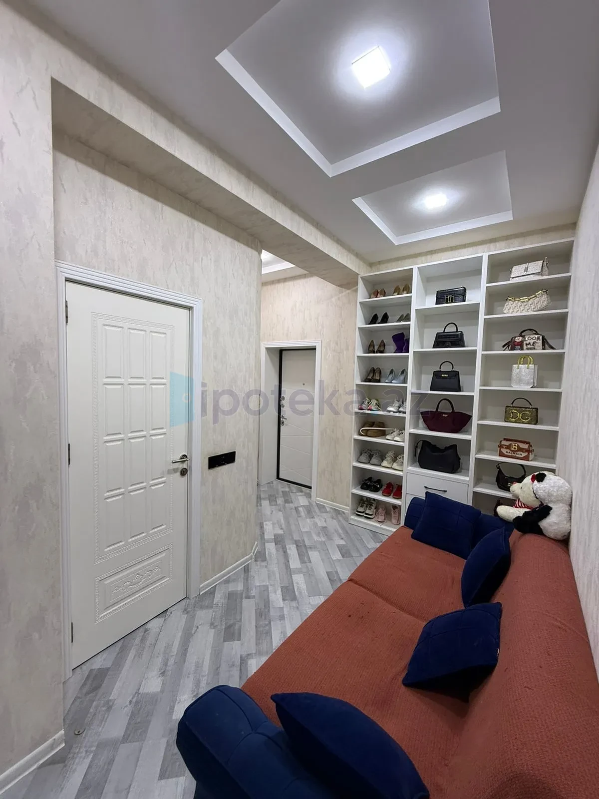 Satılır 2 otaqlı yeni tikili 76.5 m²
