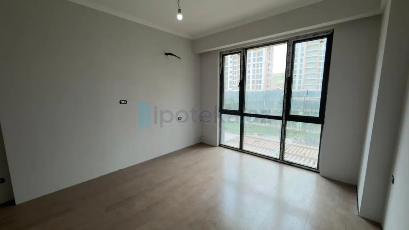 Satılır 4 otaqlı yeni tikili 121 m²