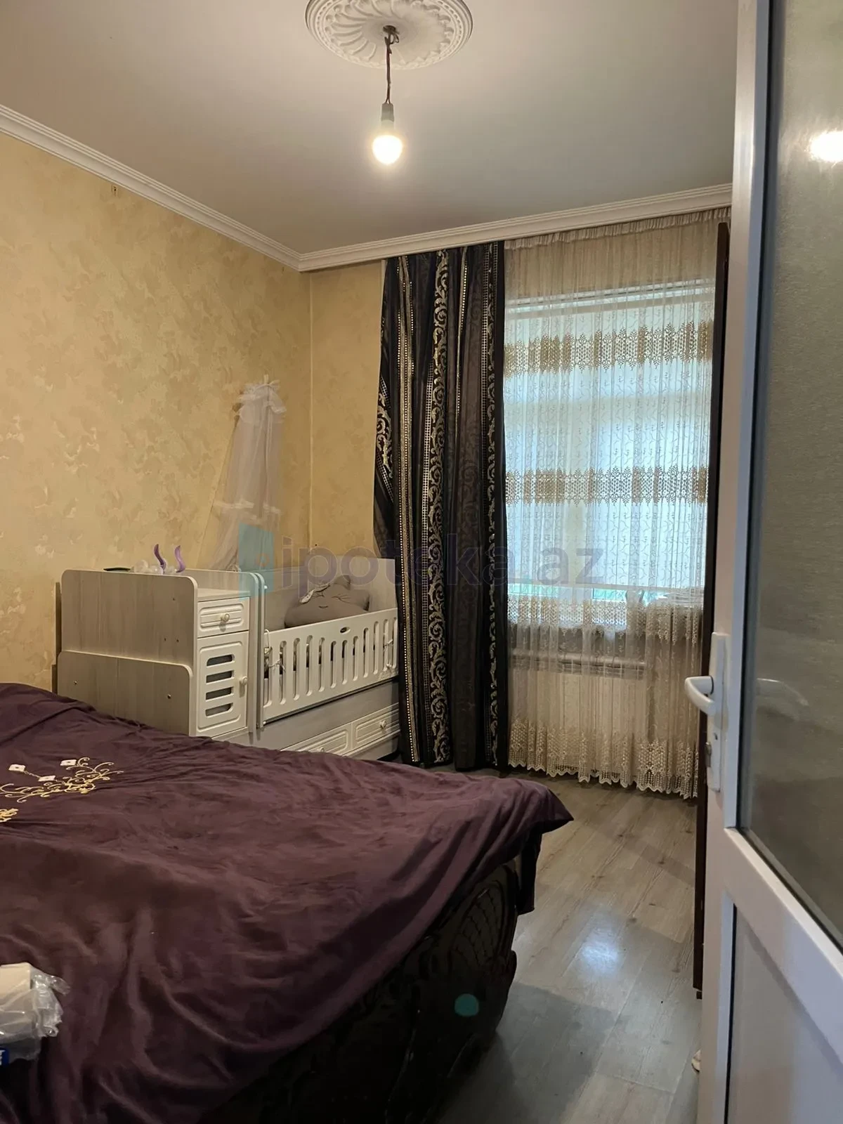 Satılır 2 otaqlı köhnə tikili 45 m²