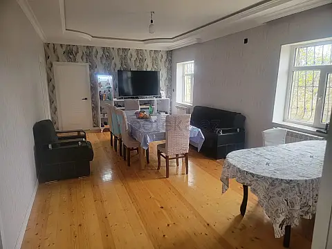 Satılır 8 otaqlı həyət evi 210 m² — Bakı, Saray 8 otaq 210.00 m²