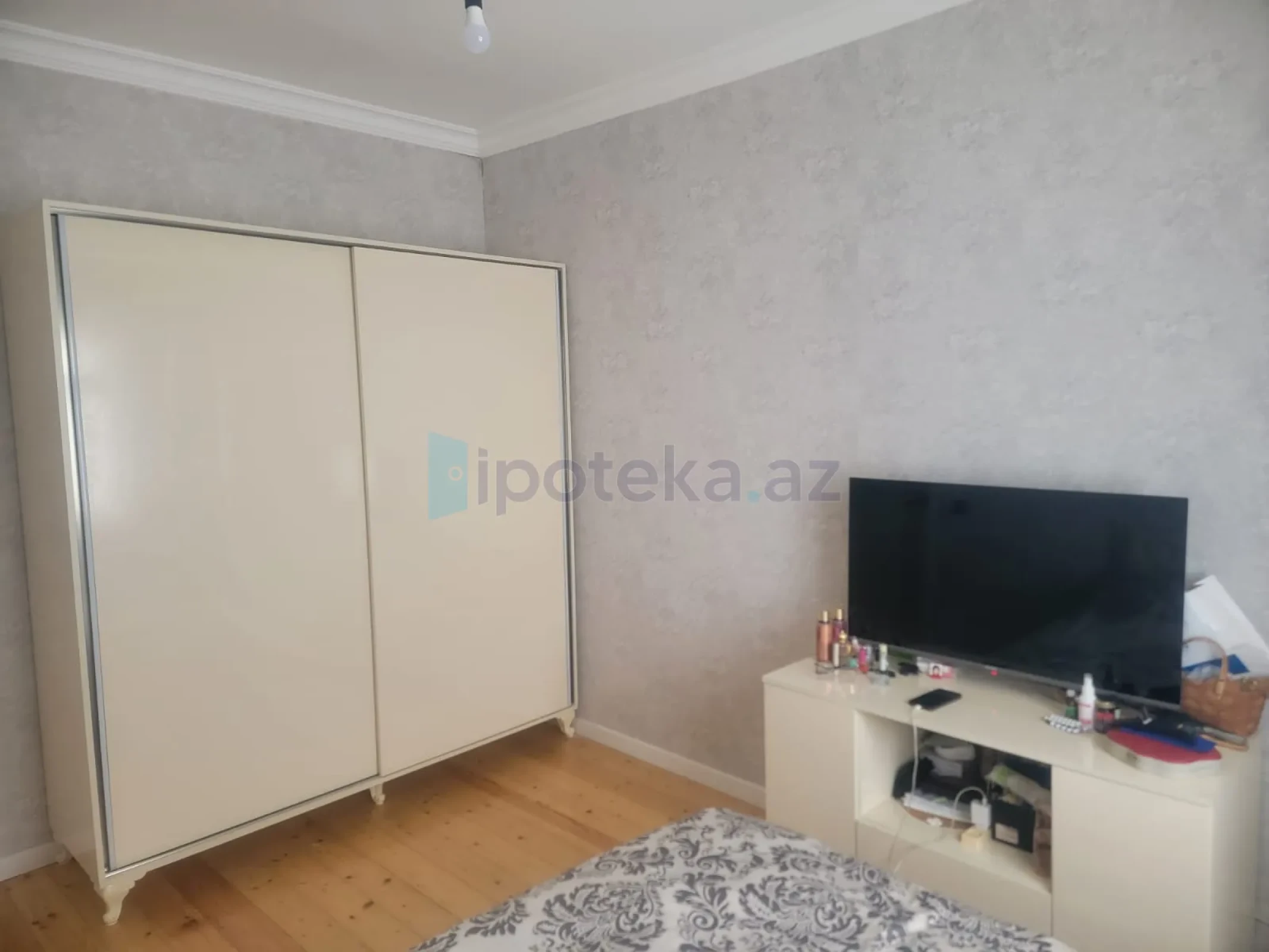 Satılır 8 otaqlı həyət evi 210 m²
