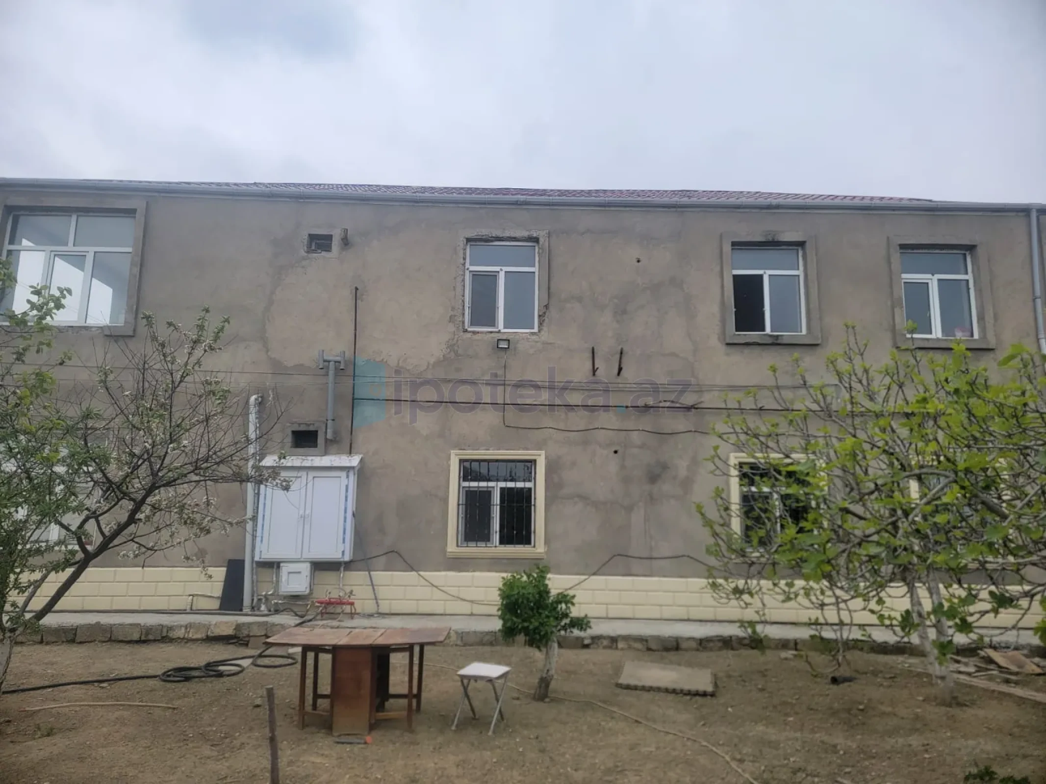 Satılır 8 otaqlı həyət evi 210 m²