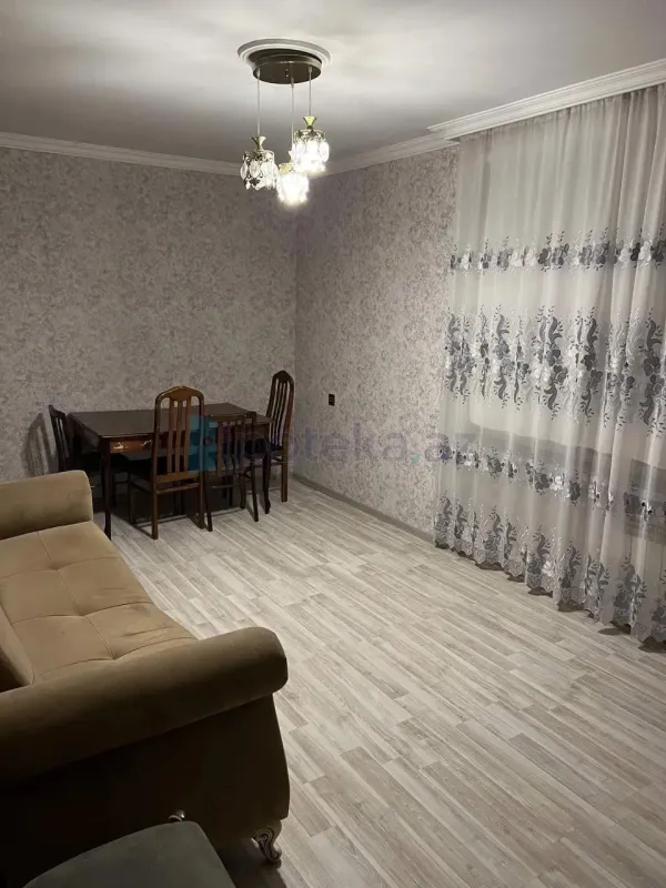 Satılır 2 otaqlı köhnə tikili 65 m²