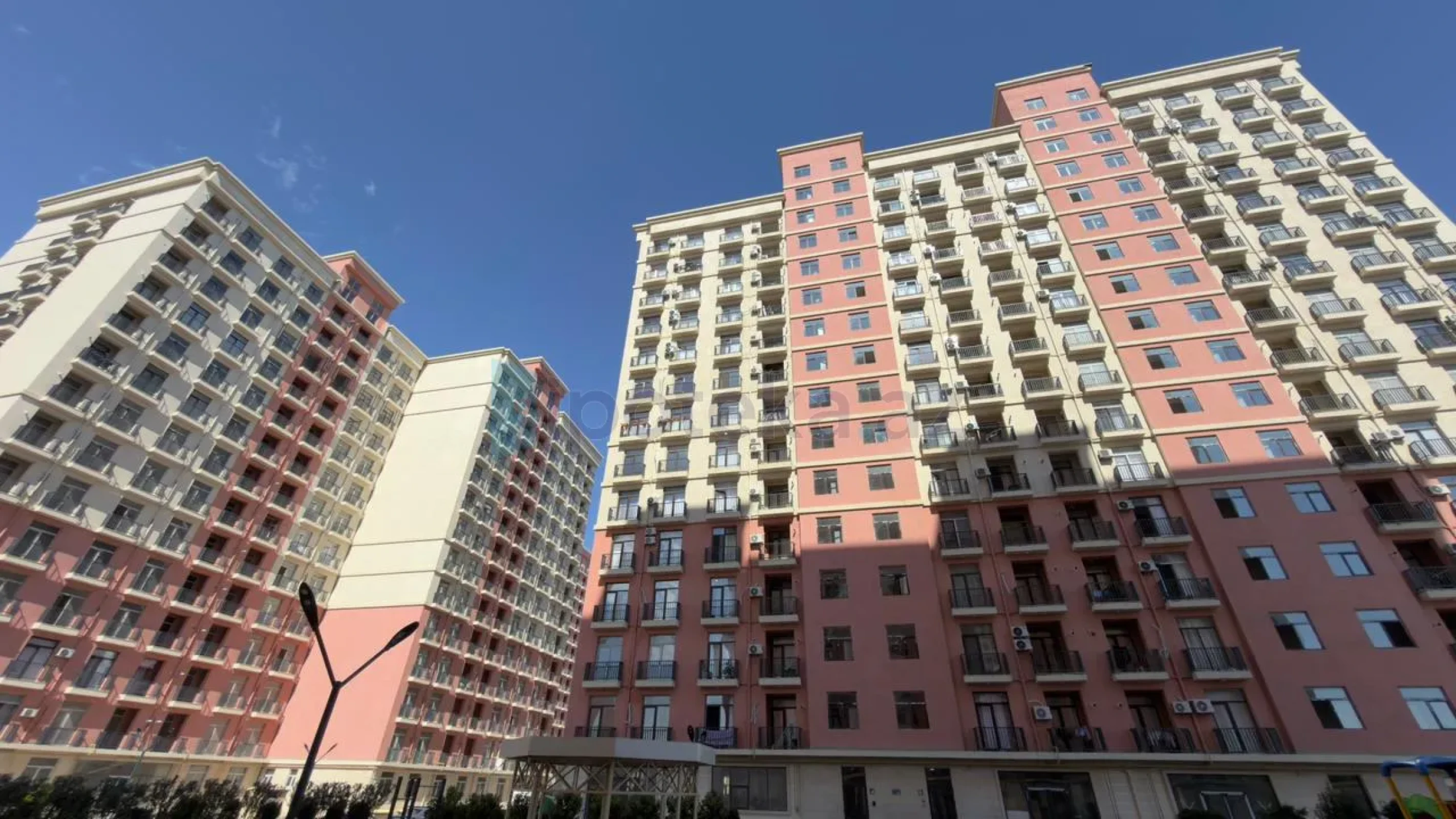 Satılır 2 otaqlı yeni tikili 89 m²