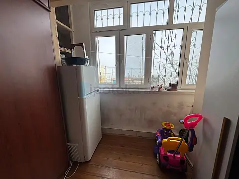 Satılır 4 otaqlı köhnə tikili 85 m²