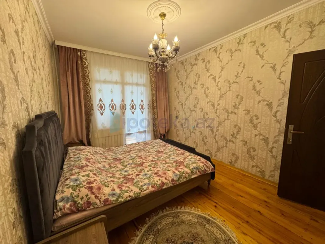 Satılır 4 otaqlı köhnə tikili 85 m²