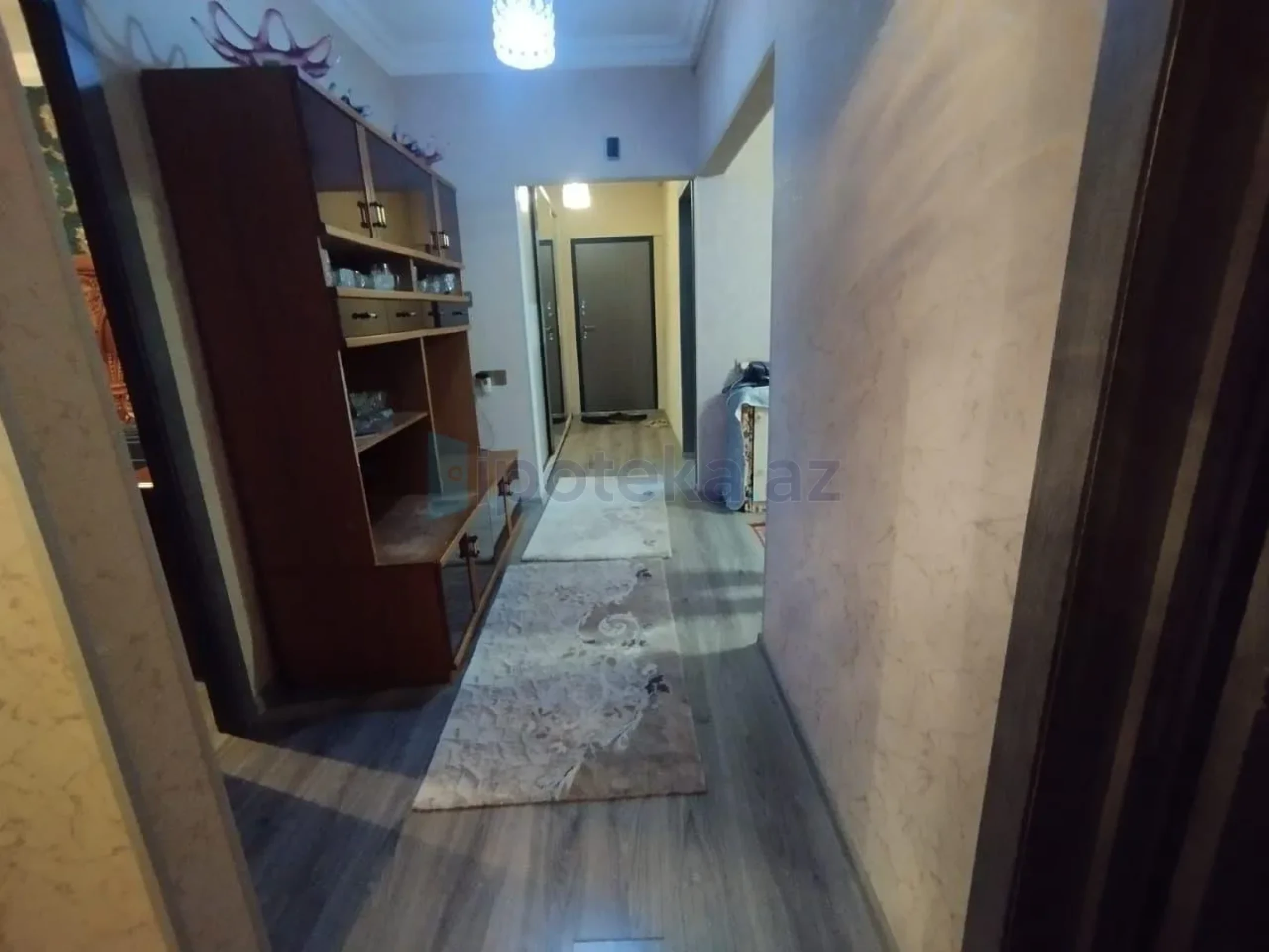Satılır 4 otaqlı köhnə tikili 100 m²