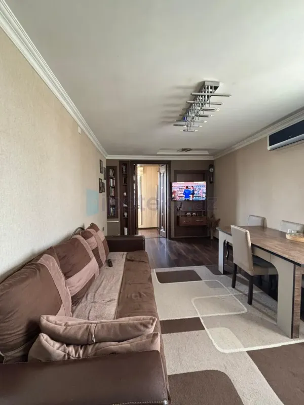 Satılır 2 otaqlı köhnə tikili 45 m²