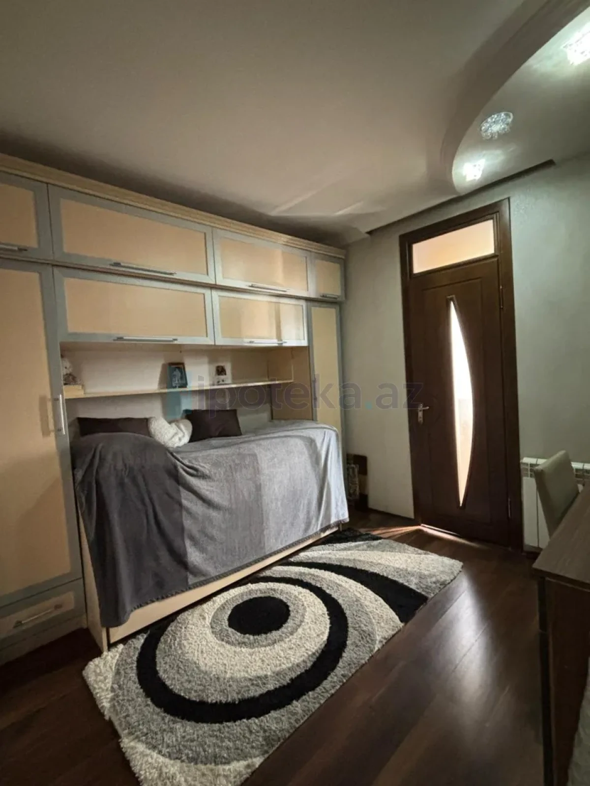 Satılır 2 otaqlı köhnə tikili 45 m²