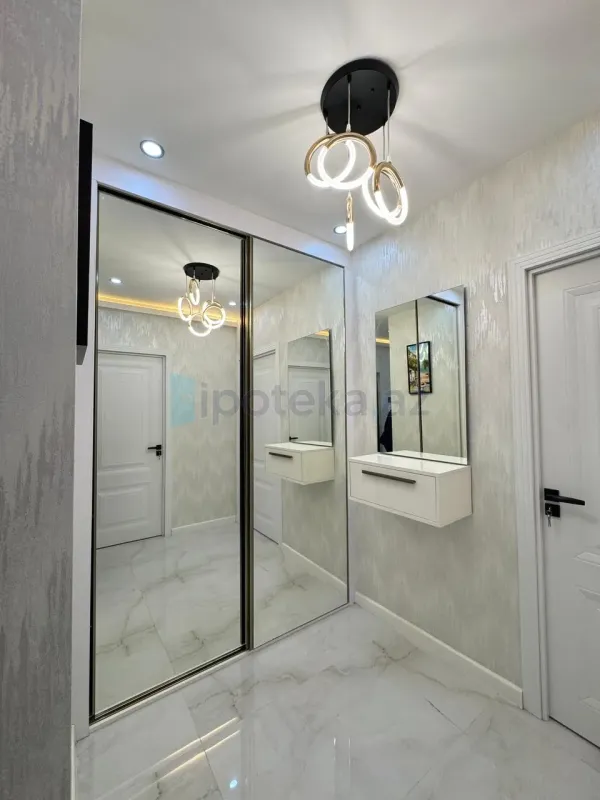 Satılır 2 otaqlı köhnə tikili 60 m²