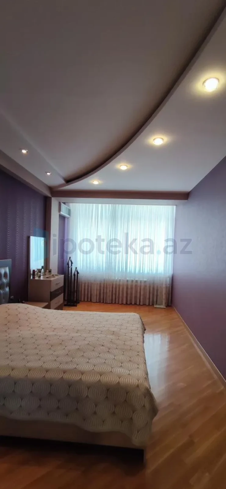 Satılır 4 otaqlı yeni tikili 150 m²