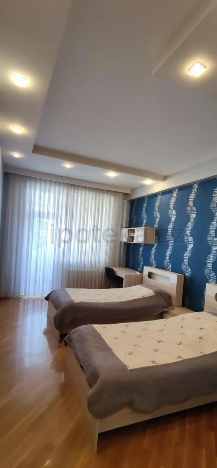 Satılır 4 otaqlı yeni tikili 150 m²