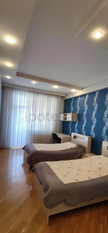 Satılır 4 otaqlı yeni tikili 150 m²