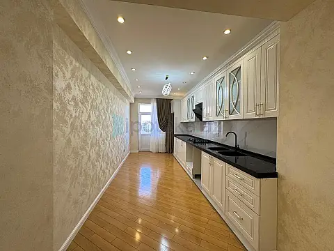 Satılır 3 otaqlı yeni tikili 134 m²