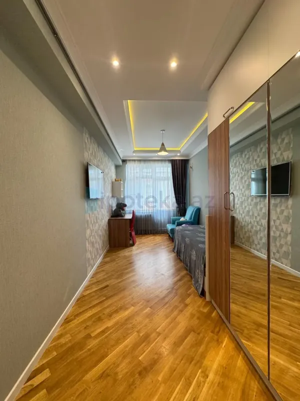 Satılır 4 otaqlı yeni tikili 136 m²