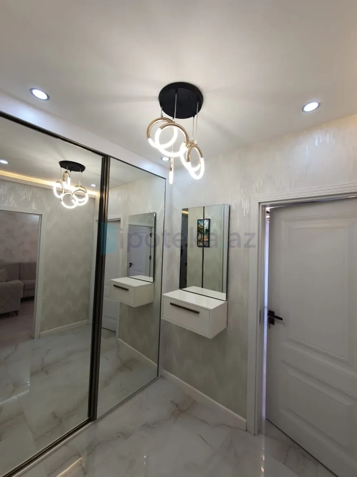 Satılır 2 otaqlı köhnə tikili 60 m²