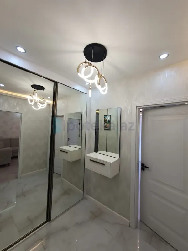 Satılır 2 otaqlı köhnə tikili 60 m²