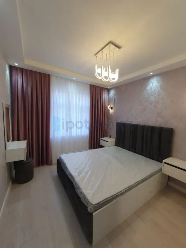 Satılır 2 otaqlı köhnə tikili 60 m²