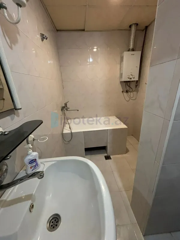 Satılır 3 otaqlı köhnə tikili 70 m²