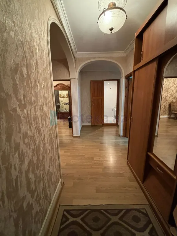 Satılır 3 otaqlı köhnə tikili 70 m²