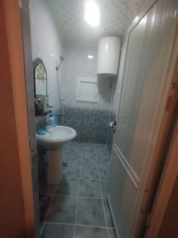 Satılır 3 otaqlı köhnə tikili 75 m²