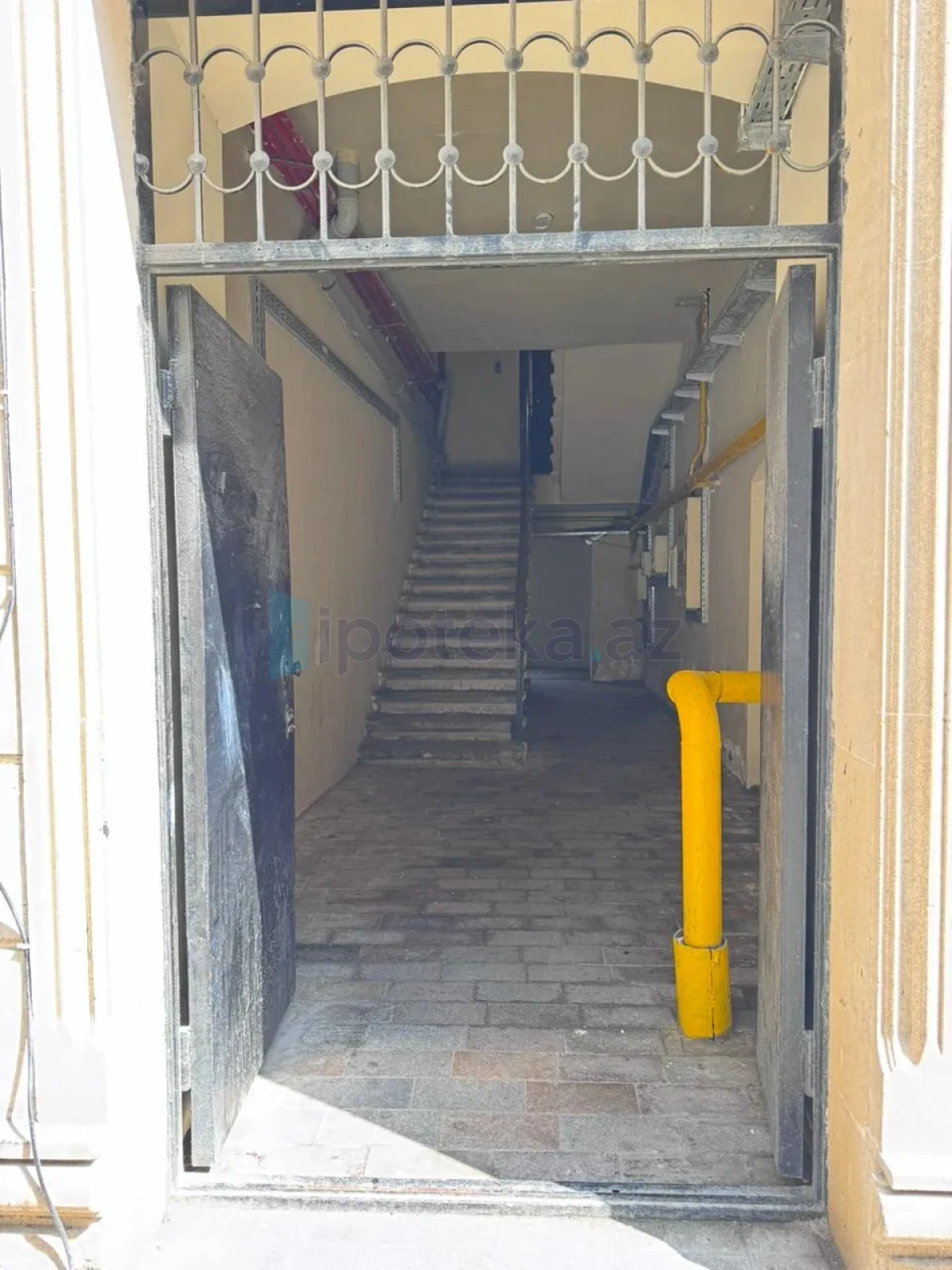 Satılır 2 otaqlı köhnə tikili 55 m²