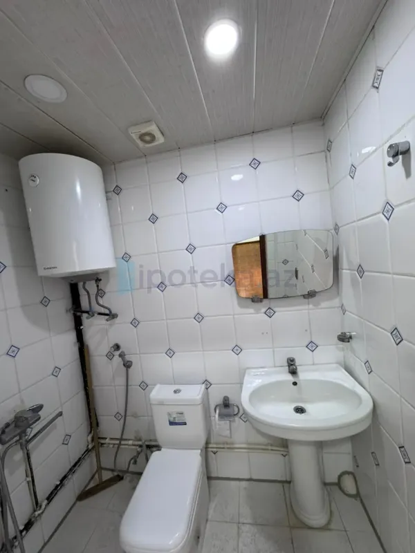 Satılır 2 otaqlı köhnə tikili 55 m²