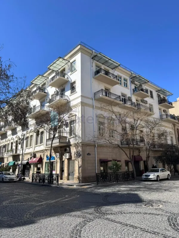 Satılır 2 otaqlı köhnə tikili 55 m²