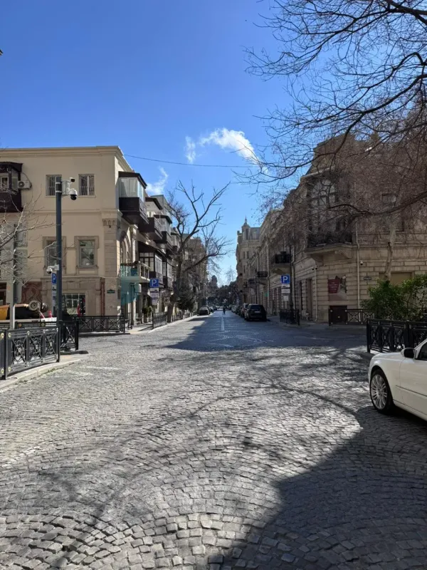 Satılır 2 otaqlı köhnə tikili 55 m²