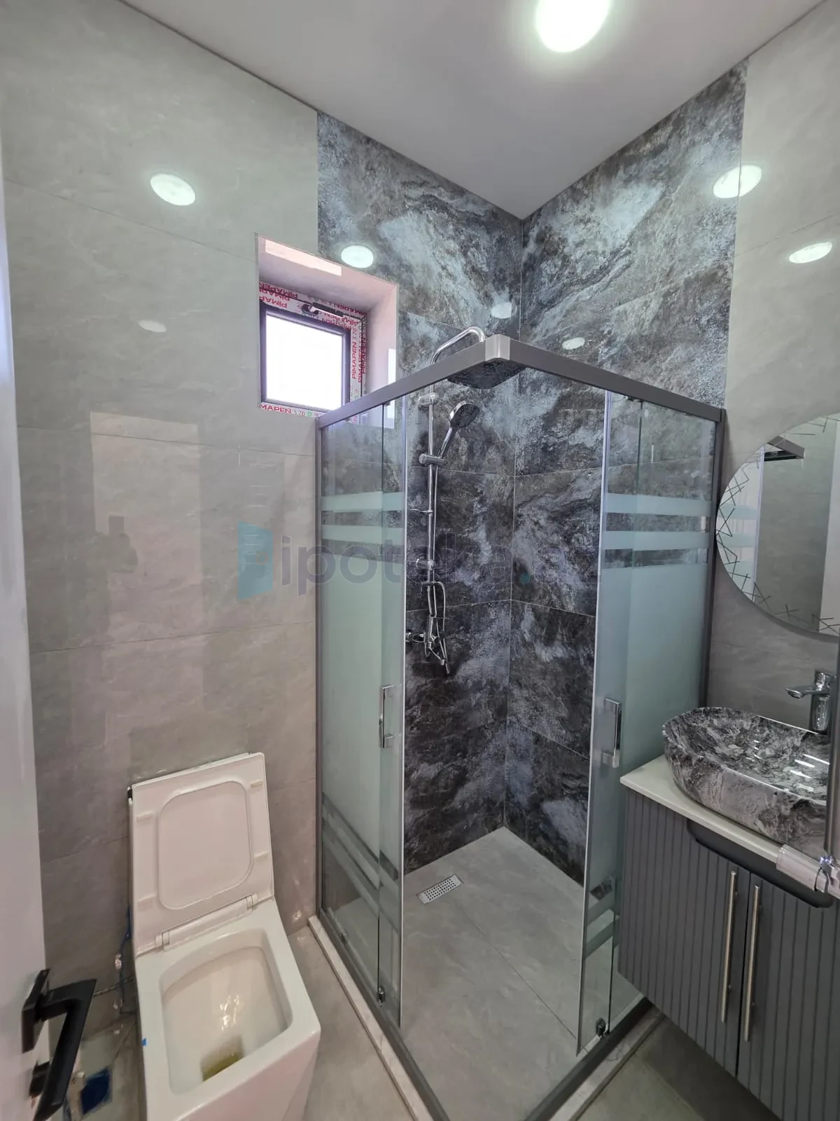 Satılır 4 otaqlı mənzil 155 m²