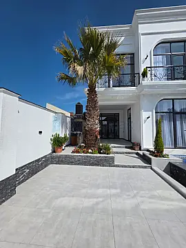 Satılır 4 otaqlı mənzil 155 m²