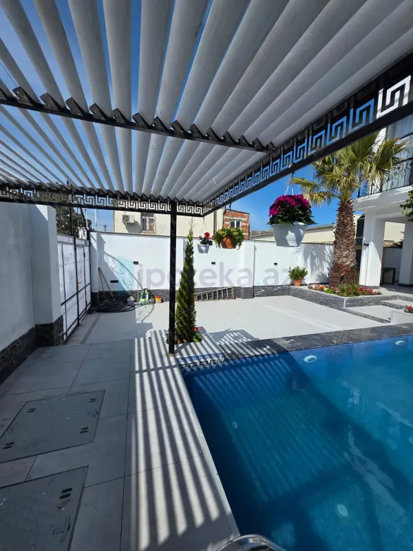 Satılır 4 otaqlı mənzil 155 m²