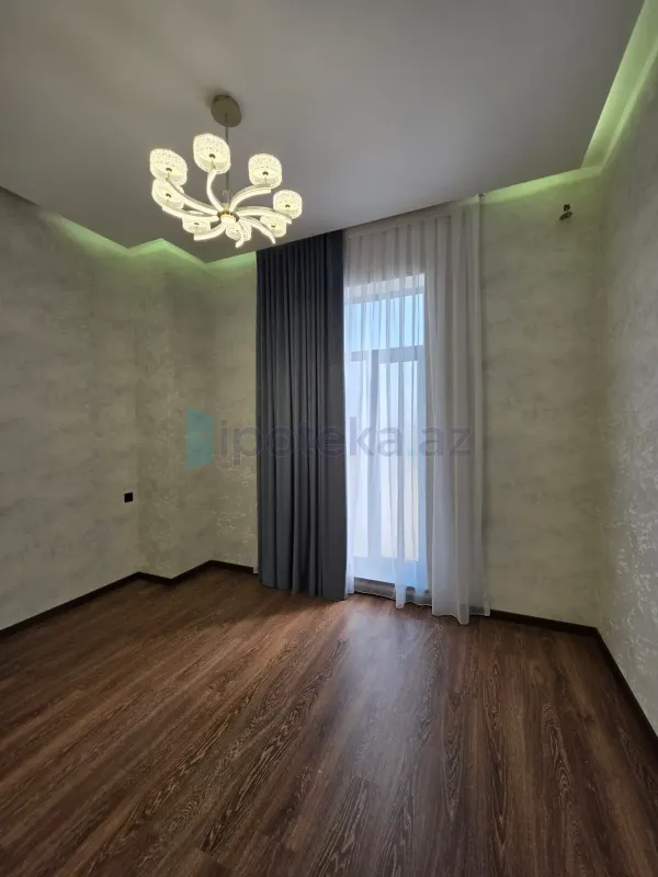 Satılır 4 otaqlı mənzil 155 m²