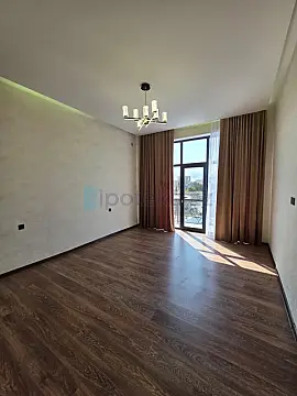 Satılır 4 otaqlı mənzil 155 m²
