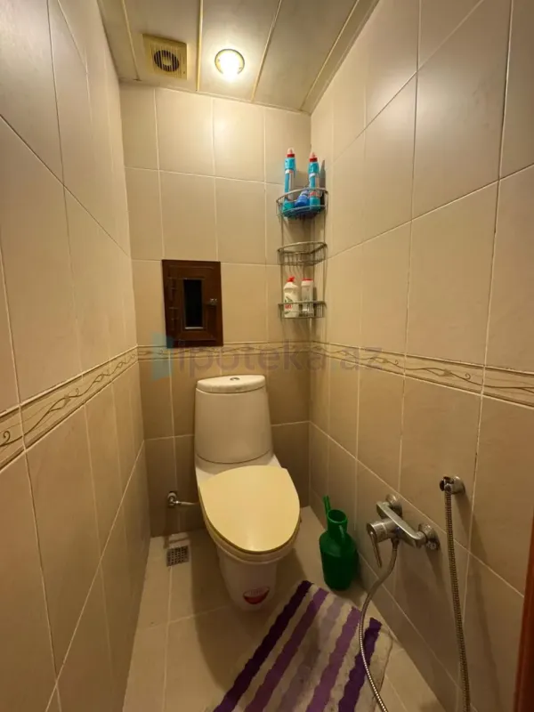 Satılır 2 otaqlı köhnə tikili 68 m²