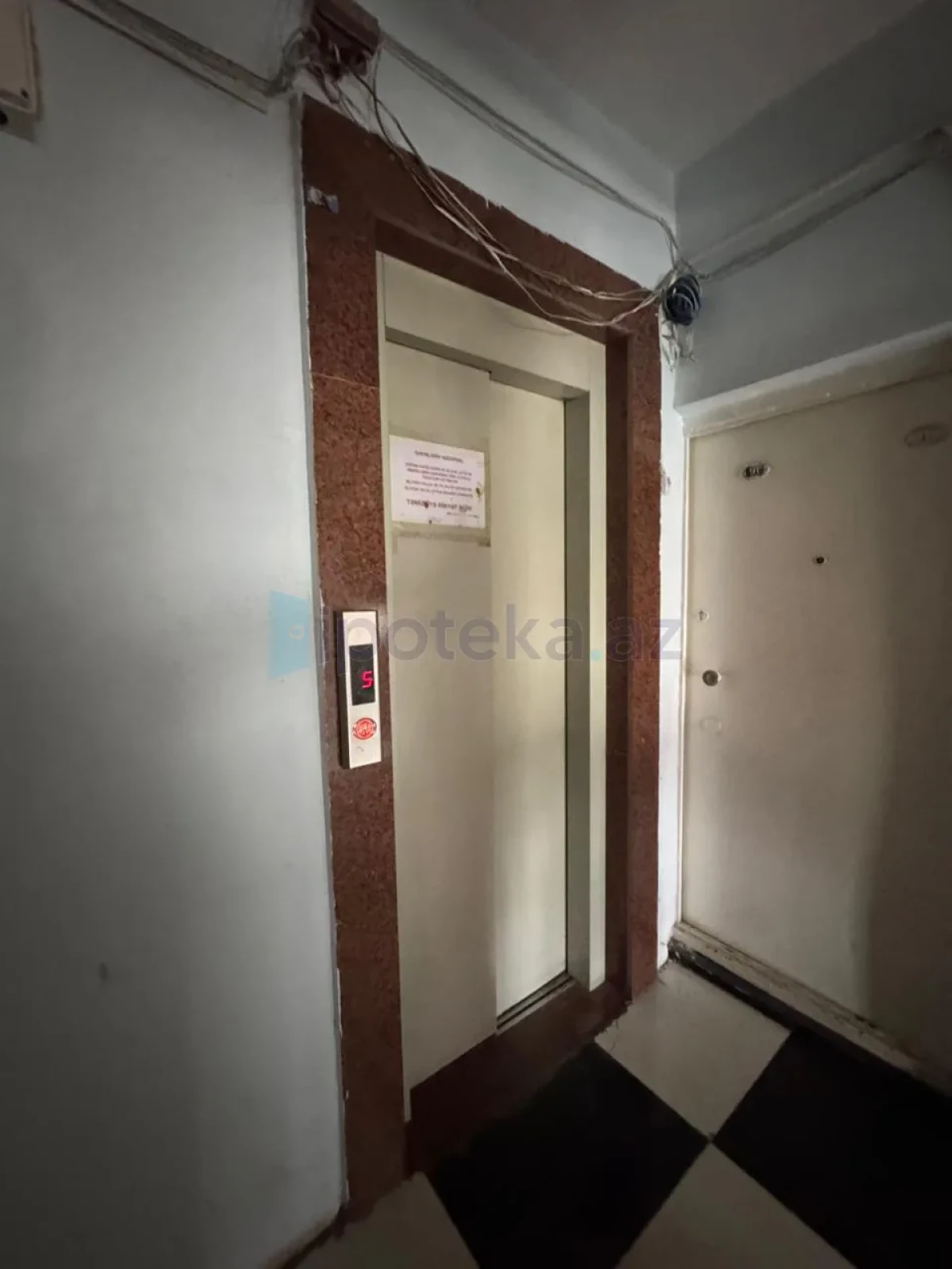 Satılır 2 otaqlı köhnə tikili 68 m²