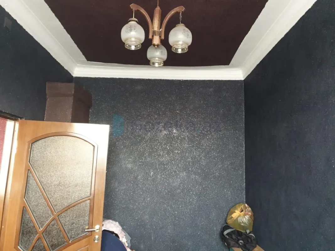 Satılır 2 otaqlı köhnə tikili 42 m²