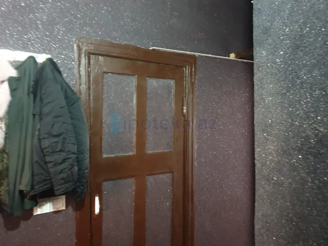 Satılır 2 otaqlı köhnə tikili 42 m²