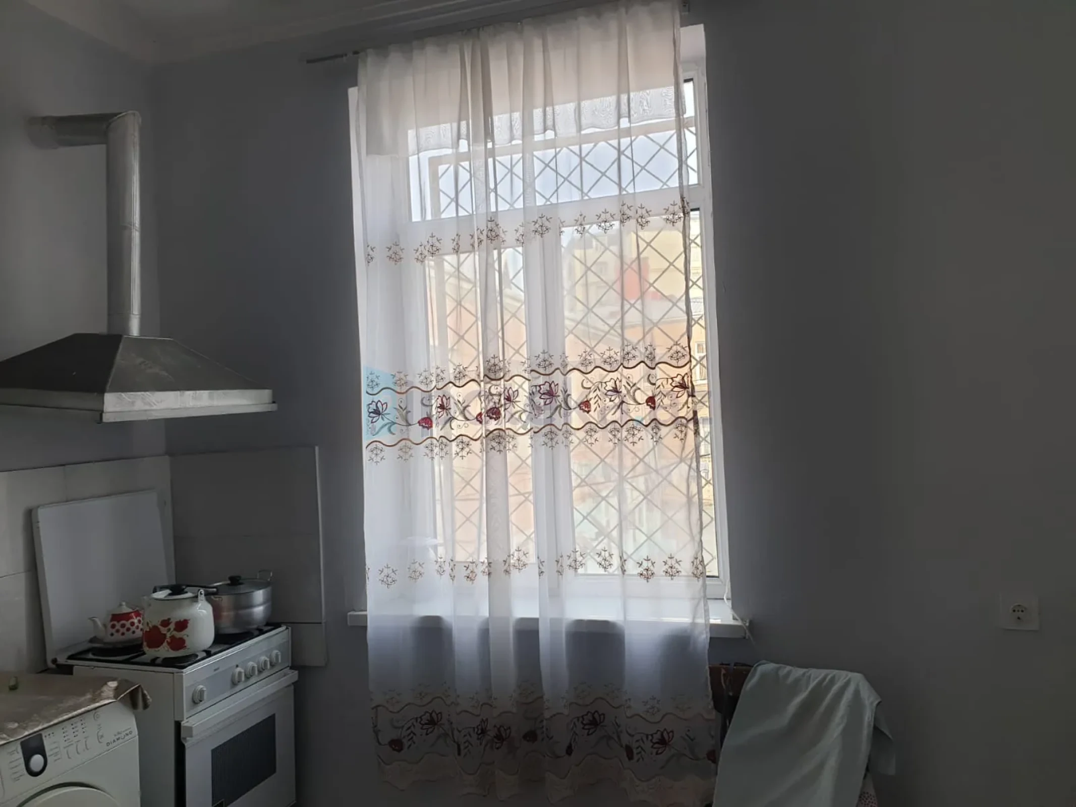 Satılır 2 otaqlı köhnə tikili 42 m²