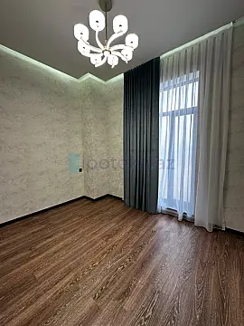 Satılır 4 otaqlı mənzil 200 m²