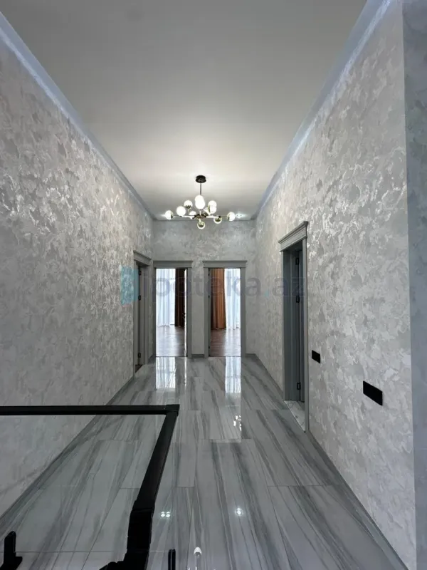 Satılır 4 otaqlı mənzil 200 m²