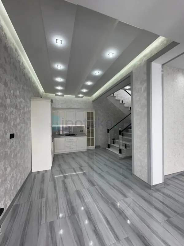 Satılır 4 otaqlı mənzil 200 m²