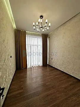 Satılır 4 otaqlı mənzil 200 m²