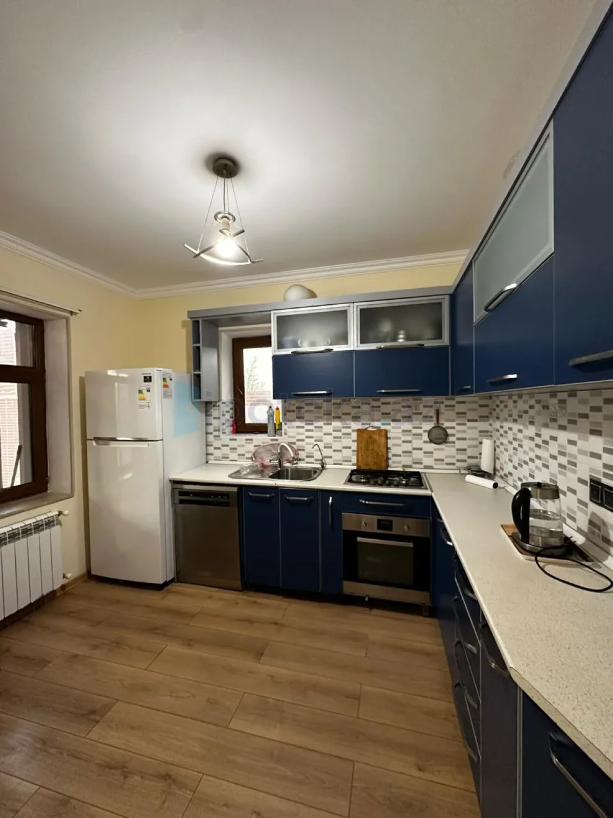 Satılır 6 otaqlı mənzil 150 m²