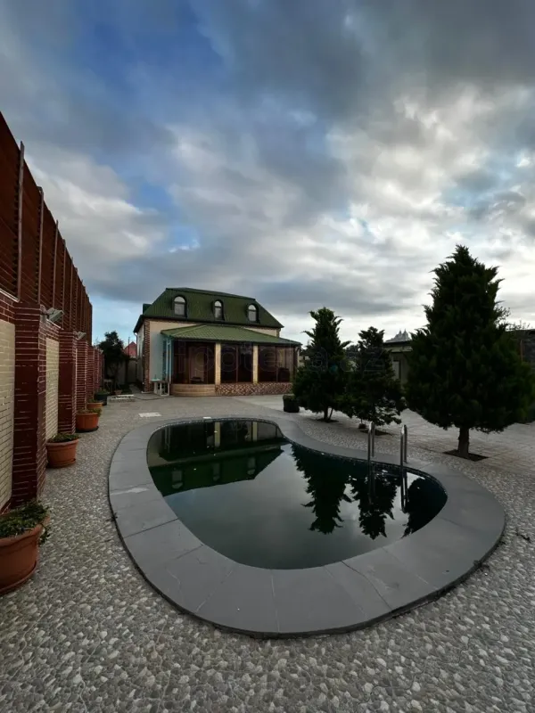 Satılır 6 otaqlı mənzil 150 m²